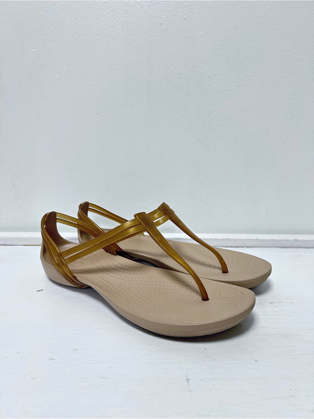 Crocs Isabella T-Strap Jelly Sandals Women’s 7 Bronze Tan Slip On Flat